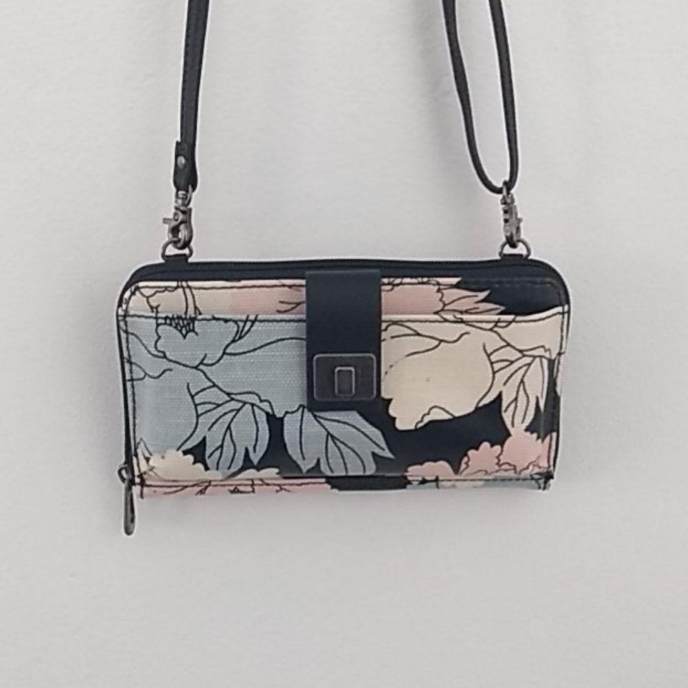 NWOT Sakroots Crossbody Wallet